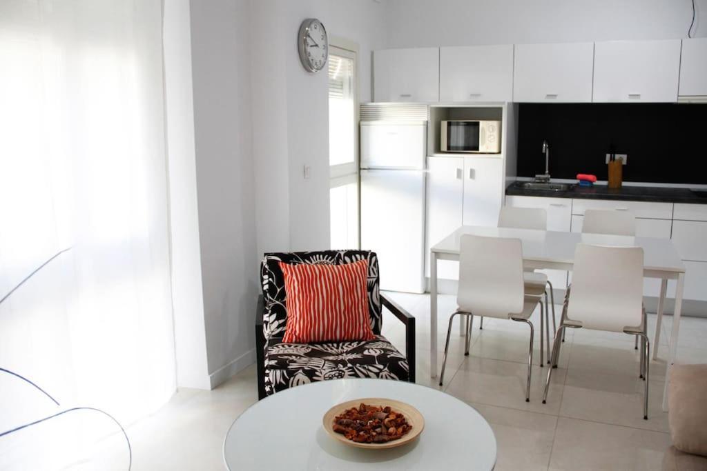 Cosy Apartment / Literally At The Foot Of Alhambra Granada Exteriör bild
